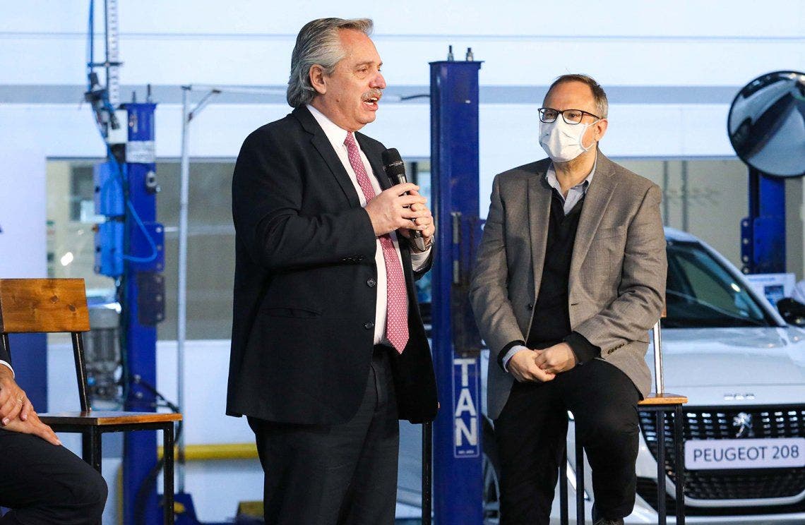 Alberto Fernández anunció beneficios para la industria automotriz | Alberto  Fernández, Automotriz, Industria, Fernández