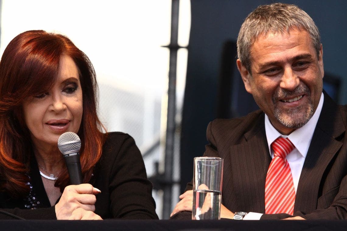 A horas de su reaparición en un acto, Ferraresi no descarta que Cristina  sea candidata