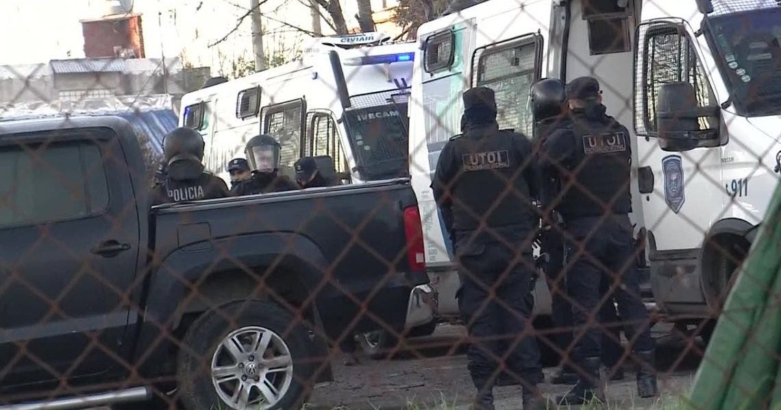Ituzaingó: presos intentaron fugarse y tomaron a dos policías de rehenes