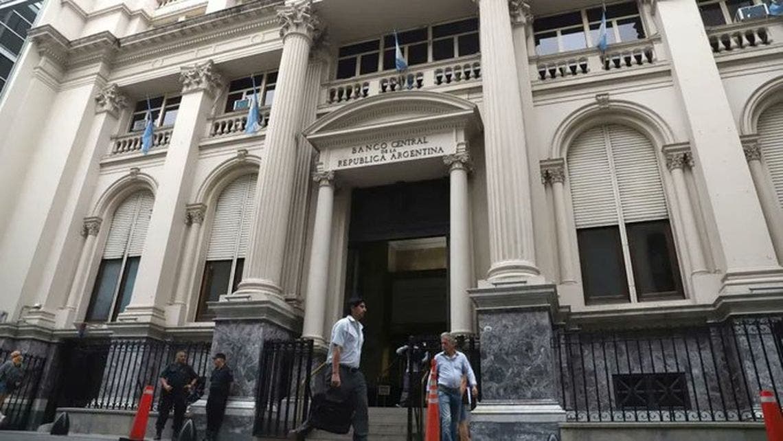 Banco Central: el mercado de cambio opera con conformidad previa