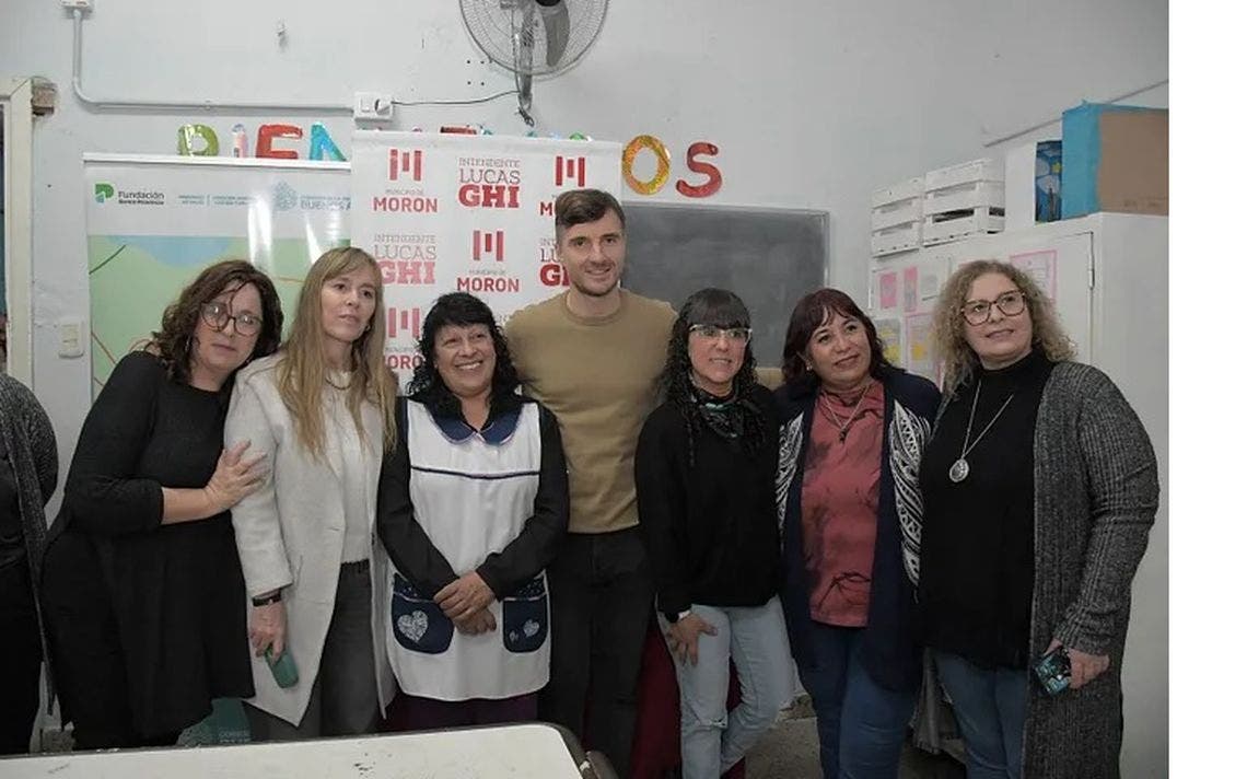 Más de 50 alumnos de dos escuelas primarias de Morón recibieron gratuitamente anteojos