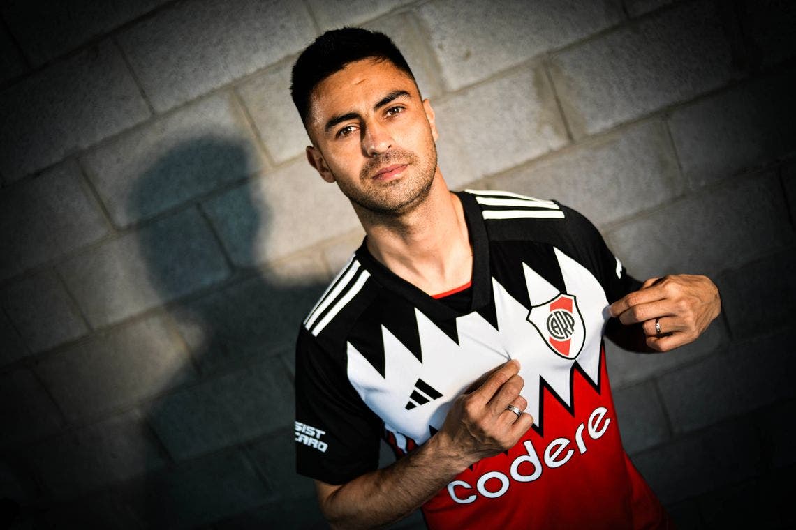 Nueva camiseta tricolor de river 2021 deals